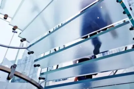 Schody a pochozí sklo